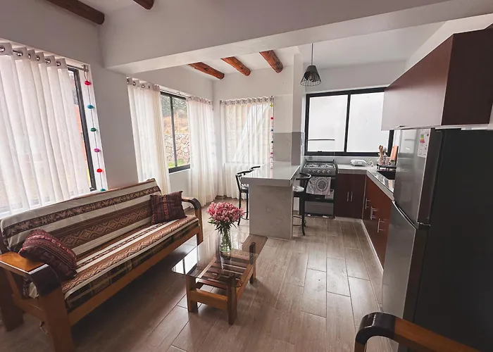 Large Stylish Semi-house In Rinconada *