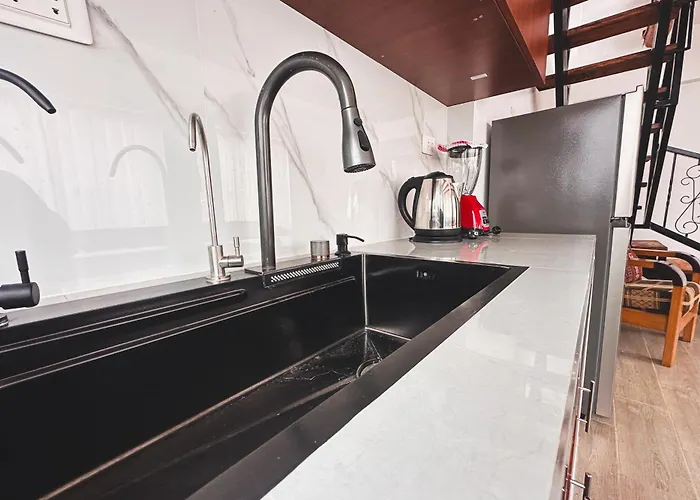 Large Stylish Semi-house In Rinconada *